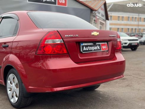 Chevrolet Aveo 2010 красный - фото 10