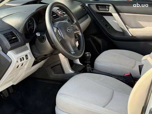 Subaru Forester 2014 белый - фото 8