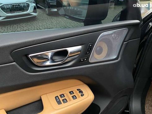 Volvo XC60 2019 - фото 14