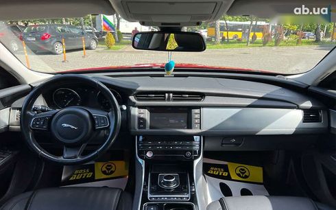 Jaguar XF 2017 - фото 13