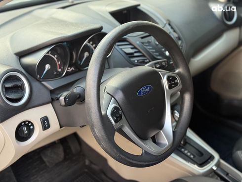 Ford Fiesta 2019 серый - фото 21