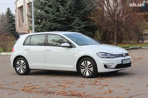 Volkswagen e-Golf 2020 - фото 8