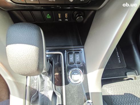 Mitsubishi Eclipse Cross 2023 серый - фото 19