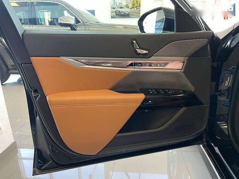 BMW i7 2023 - фото 9