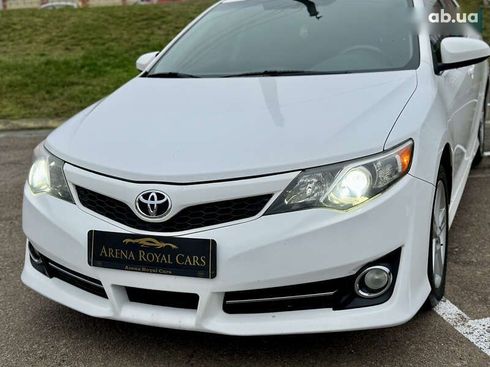 Toyota Camry 2014 - фото 9