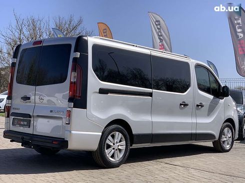 Opel Vivaro 2017 - фото 13