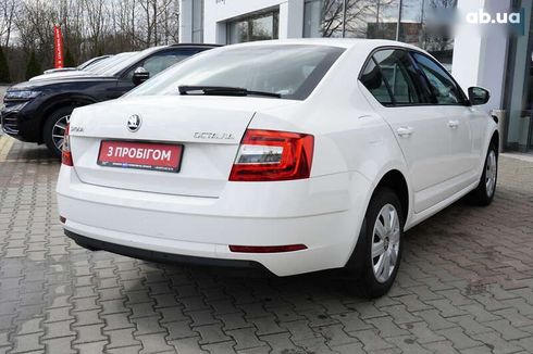 Skoda Octavia 2018 - фото 10