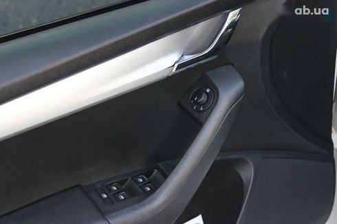 Skoda Octavia 2019 - фото 16