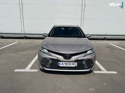 Toyota Camry 2019 - фото 5