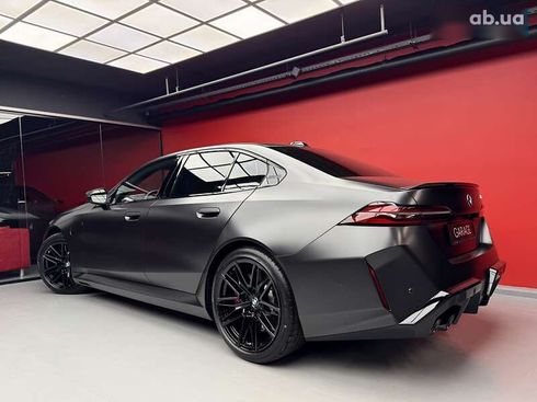 BMW M5 2025 - фото 22
