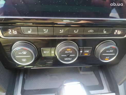Volkswagen Passat 2019 черный - фото 21