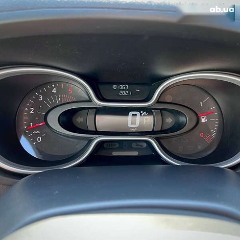 Renault Trafic 2021 - фото 22
