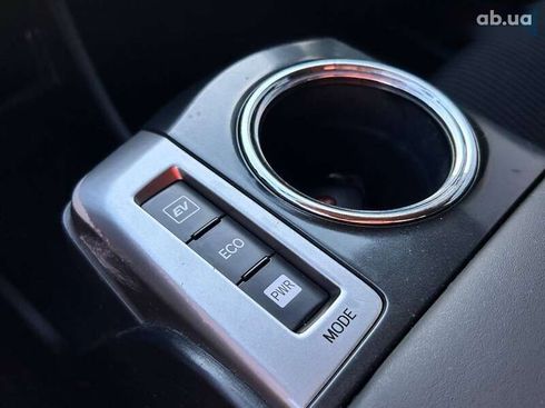 Toyota Prius V 2015 - фото 25