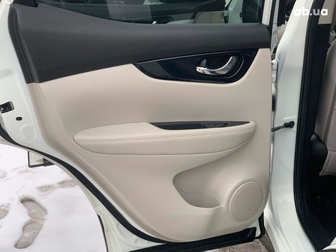Nissan Rogue 2018 белый - фото 21