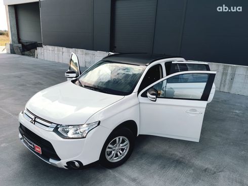 Mitsubishi Outlander 2014 белый - фото 14