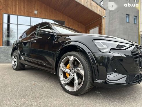 Audi e-tron S 2022 - фото 5