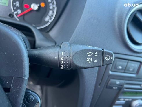 Ford Fusion 2011 белый - фото 23