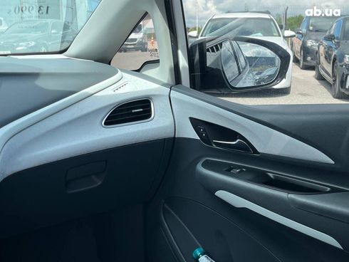Chevrolet Bolt 2020 белый - фото 28