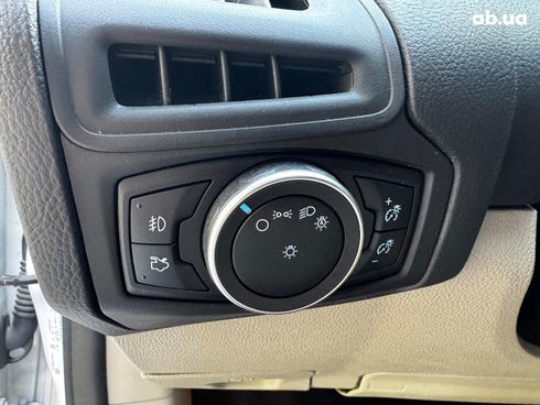 Ford Focus 2016 белый - фото 11