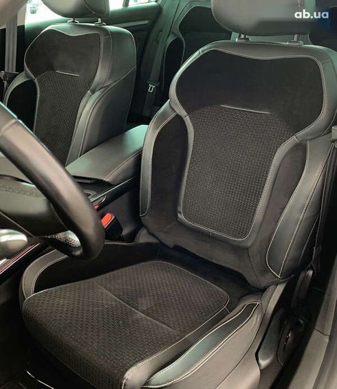 Renault Megane 2019 - фото 11