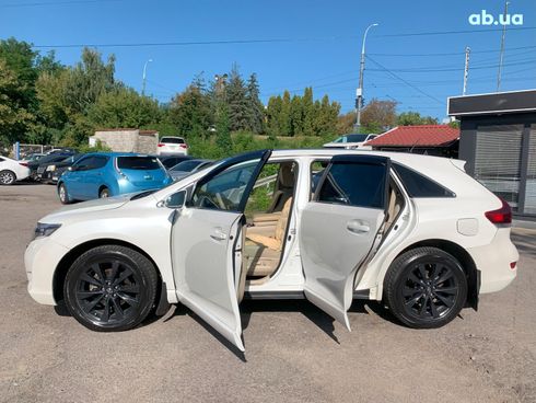 Toyota Venza 2013 белый - фото 17