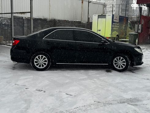 Toyota Camry 2014 черный - фото 8