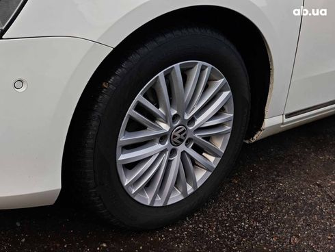 Volkswagen Passat 2012 белый - фото 4