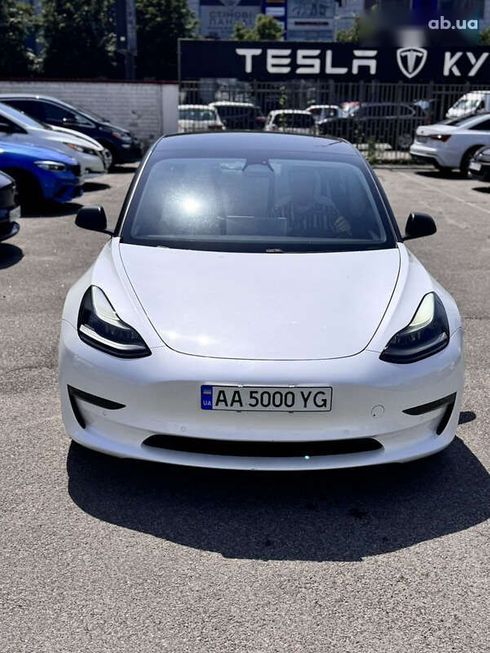 Tesla Model 3 2021 - фото 19