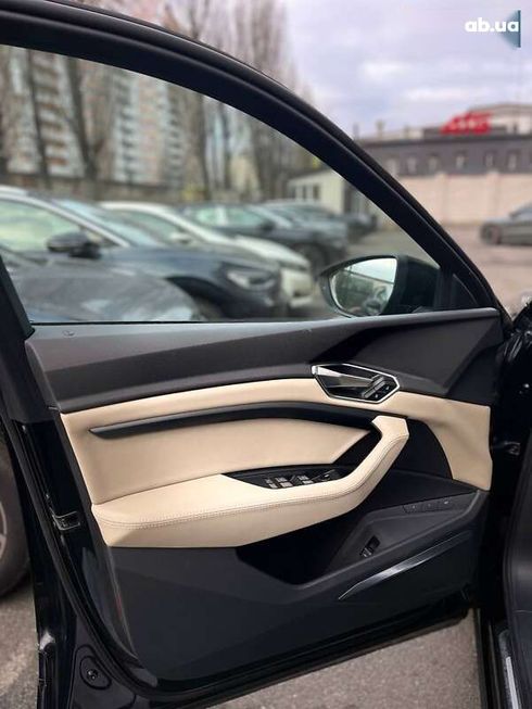 Audi E-Tron 2021 - фото 7