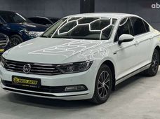 Продажа б/у Volkswagen Passat 2016 года в Черновцах - купить на Автобазаре