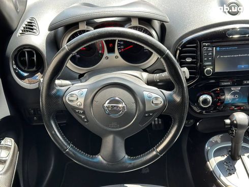 Nissan Juke 2017 красный - фото 11