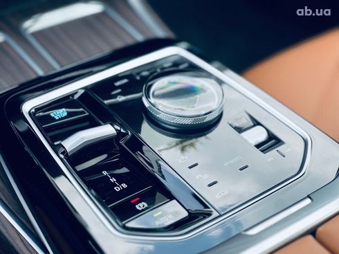 BMW i7 2023 - фото 13