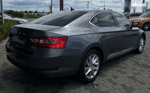 Skoda Superb 2023 - фото 7