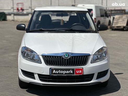 Skoda Fabia 2011 белый - фото 2
