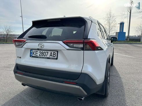 Toyota RAV4 2023 - фото 15
