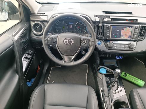 Toyota RAV4 2017 серый - фото 39