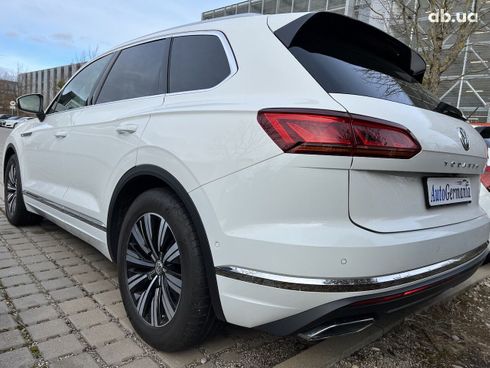 Volkswagen Touareg 2020 - фото 28