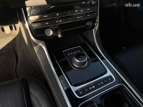 Jaguar XF 2016 - фото 15