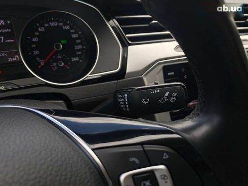 Volkswagen Passat 2017 - фото 30