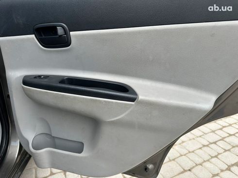 Hyundai Accent 2008 бежевый - фото 20