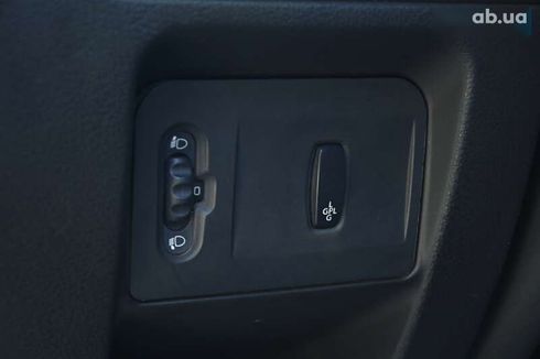 Renault Clio 2010 - фото 19