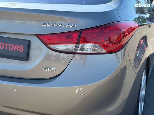 Hyundai Elantra 2012 - фото 11