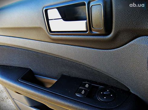 Ford Focus 2010 - фото 6
