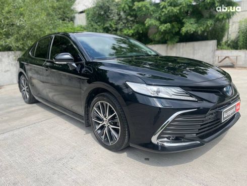 Toyota Camry 2021 черный - фото 3