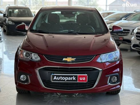 Chevrolet Sonic 2018 красный - фото 2