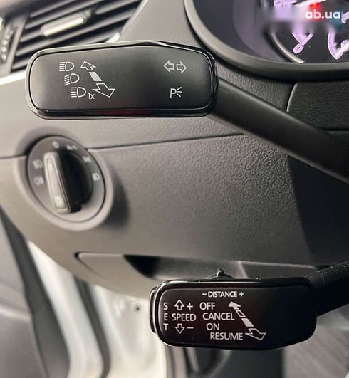 Skoda Octavia 2019 - фото 17