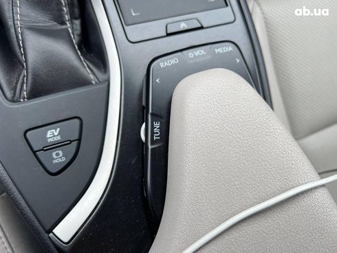 Lexus UX 2019 белый - фото 37
