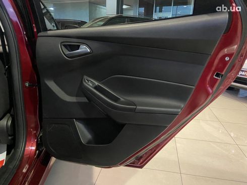 Ford Focus 2015 красный - фото 10