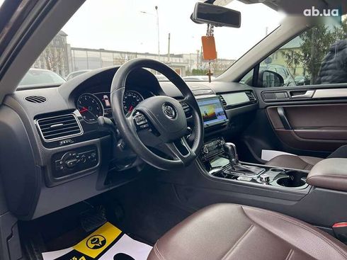 Volkswagen Touareg 2012 - фото 11