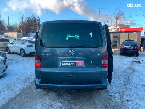 Volkswagen Multivan 2007 серый - фото 12